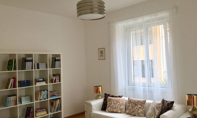 Gries - Quirein House | Gold Experience Suite
