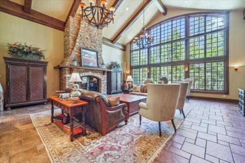 Warrior's Mark West House | Gold King Retreat home