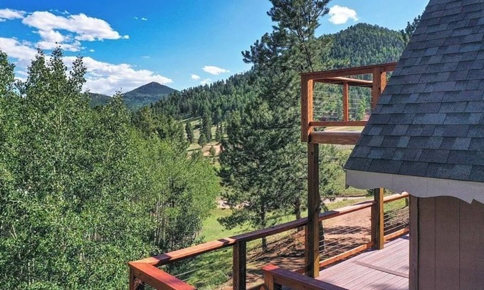Cripple Creek House | Gold Miner's Getaway in charming Cripple Creek
