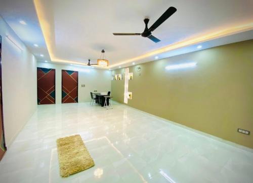 Greater Noida Bed & Breakfast | Gold Residency By Expo View