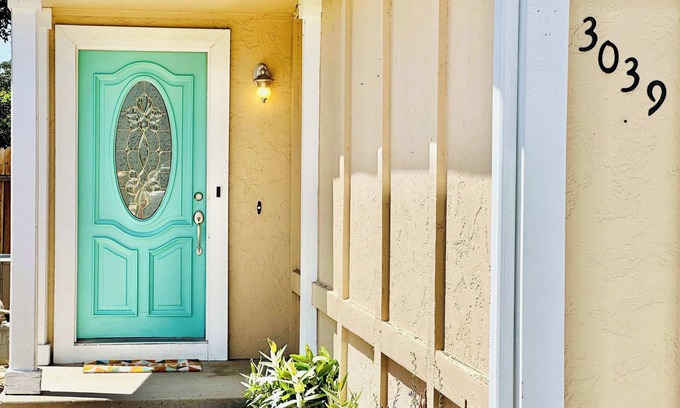 Sparks House | Golden Hour Haven/Sleeps 9