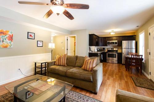 Dahlonega Apartment | Golden Pines Villa on Choice Ave Steps to Downtown