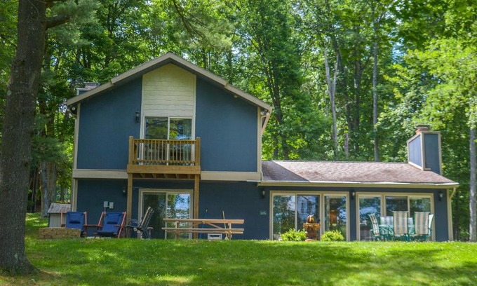 Swanton House | Golden Pond