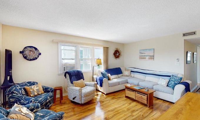 Midtown Ocean City Apartment | Golden Shore 3