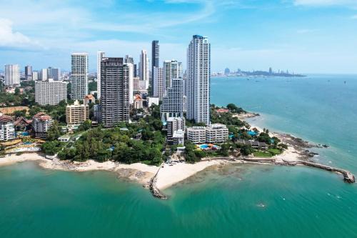 North Pattaya Hotel | Golden Tulip Pattaya Beachfront Resort