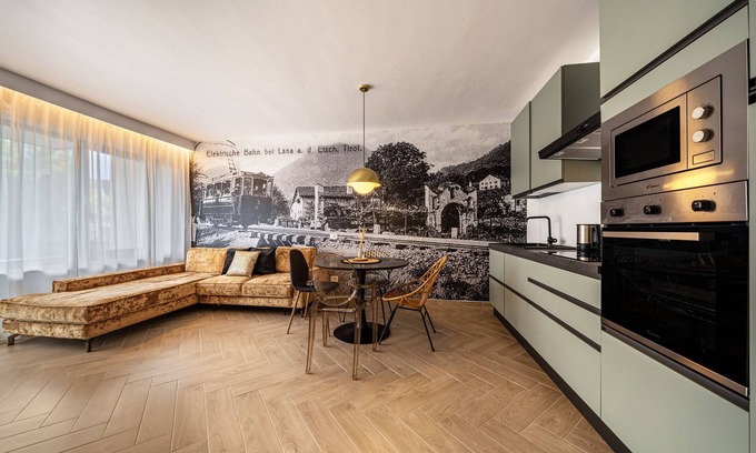 Lana Apartment | goldfinger individual Apartment with Mountain View, Pool, Wi-Fi, Balcony & Garden