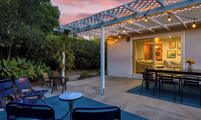 Goleta House | Goleta Getaway by AvantStay | Private Backyard, 1.5mi to the Beach!