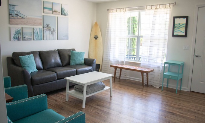 Kiska Beach House | 🪸 GOLF CART INCLUDED! Beach Cottage on the WEST END! Red Reef 🪸