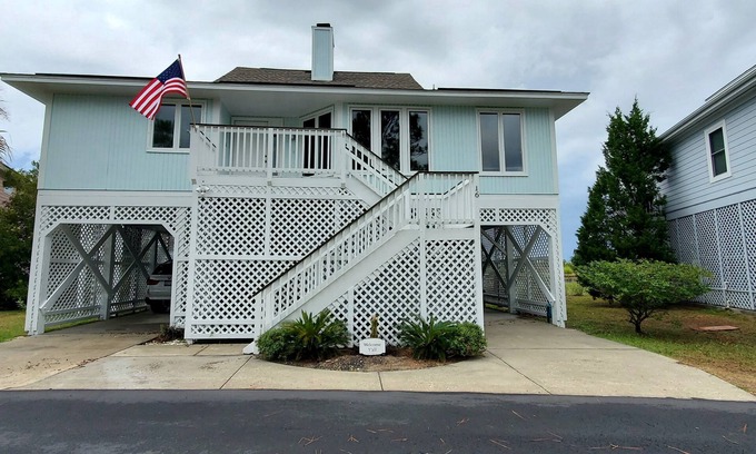 Oceanmarsh Subdivision House | Golf Cart/Walk to Beach near 2 Pools, Tennis and Clubhouse