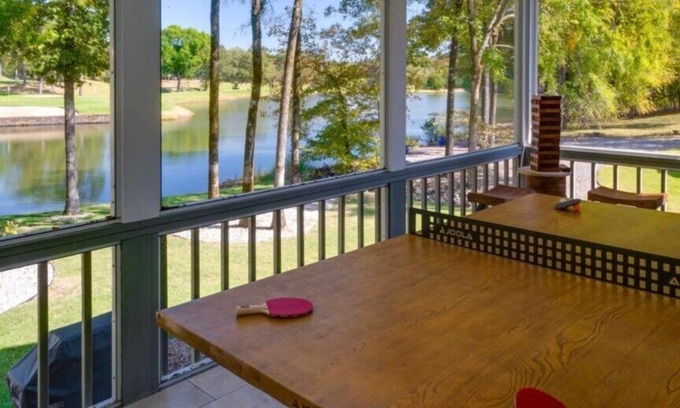 Hot Springs Village House | Golf course home for family, friends and fun!