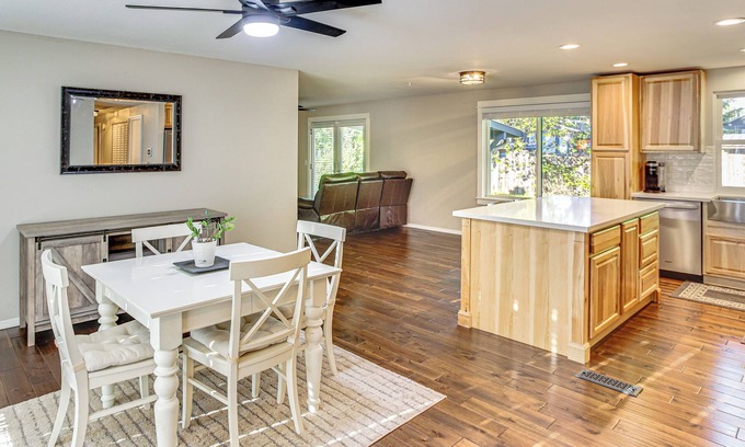 East Port Orchard House | Golf, Hike, Dine & Relax: Home in Port Orchard