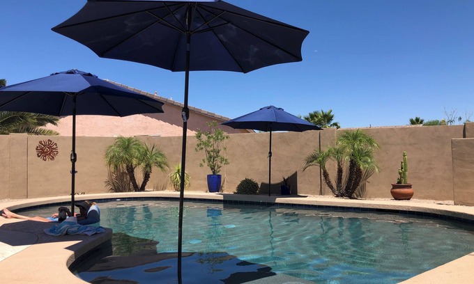 San Tan Valley House | Golf, private pool and spa. King beds, golf cart. Book for 2025 And early 2026.