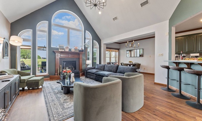 Lakeview  Jefferson County House | Golf-Side Luxe Escape Sleeps 13 Hot Tub & Theater