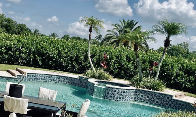 Hunt Club House | Golfers Paradise, Hot Tub and more…PBG Pga National