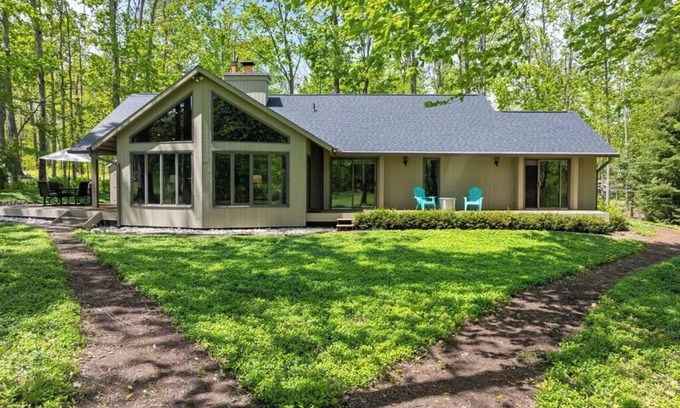 Birchwood Farms House | Golfview Greens: 3 BR, 3 BA in Harbor Springs , Sleeps 6