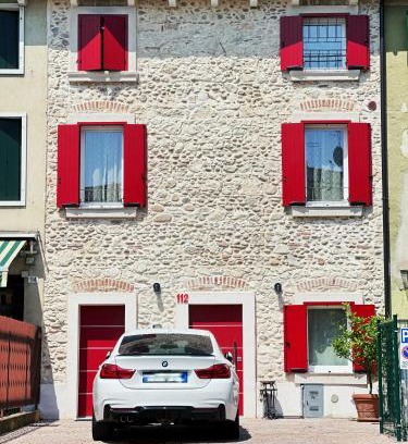 Sud-Ovest Apartment | Golosine 3 - FreeParking - 15min walk 2Fiera - 10min drive 2Center