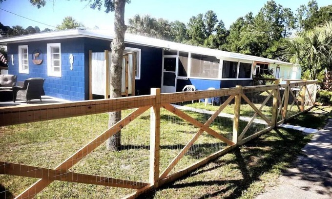 Lanark Village Condo | Gone Fishing 2, Close to Coast Cottage