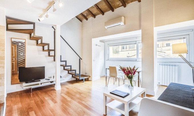 Rione V Ponte Apartment | Gonfalone Residence Vittoria