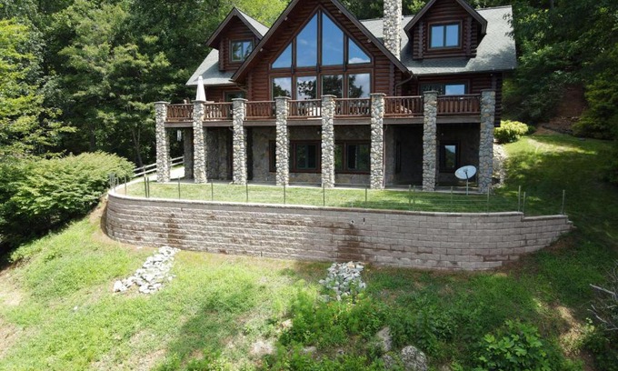 Lenoir House | Good Day Sunshine