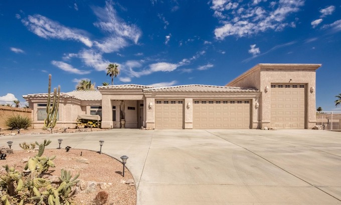 Crestline House | good home must visit. Confirm dates before visiting