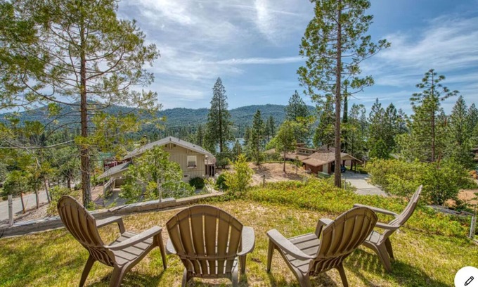 Wishon House | Good Vibes getaway lake views, Marina, private Boat Slip