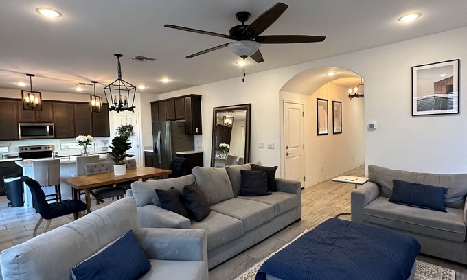 Centerra House | Goodyear Retreat + Great Golf Location