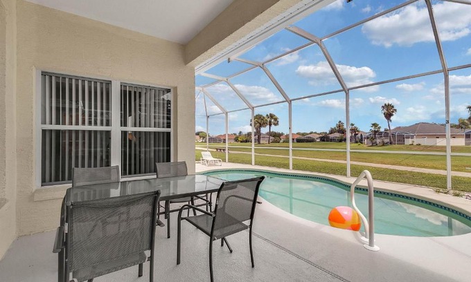 Esprit House | Goofy's Golf Retreat