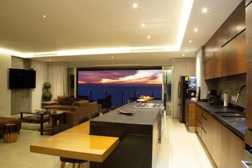 South Hotel Zone Apartment | Gorgeous 15 Floor Grand Venetian