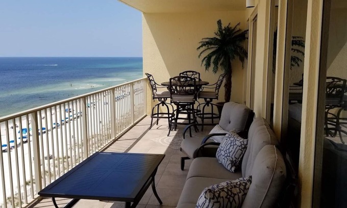 Thomas Drive Condo | Gorgeous 2 Bedr Unit; Great Balc views; Beach Srvc Incl; Monthly Winter Rates.