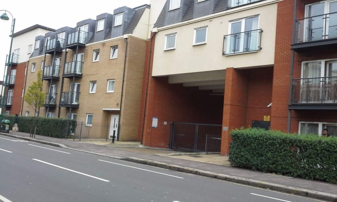 Leytonstone Apartment | GORGEOUS 2 BEDROOM APARTMENT,SLEEPS 6