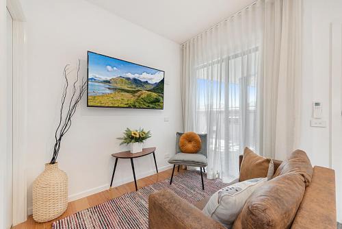 Carnegie Apartment | Gorgeous 3-Bed House with Spacious Shared Backyard