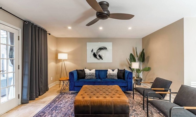 Ward Parkway House | Gorgeous 3 Bed Ward Pkwy Home 25
