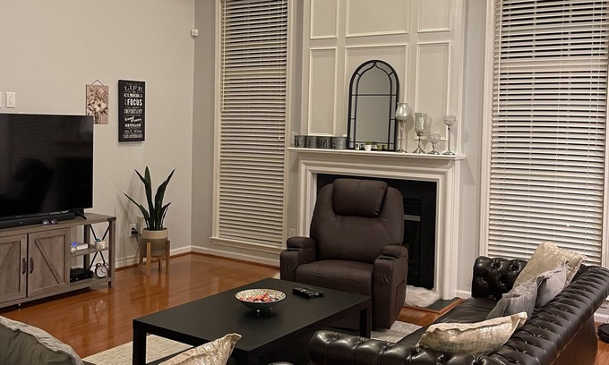 Huntersville House | GORGEOUS 3 Bedroom in Huntersville