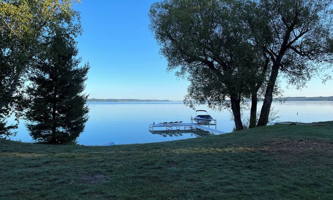 Alden House | Gorgeous 3 bedroom waterfront home on South Torch Lake