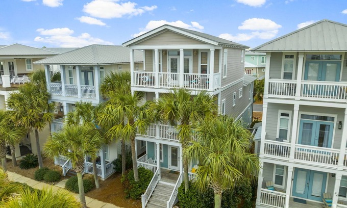 Treetop House | GORGEOUS 4/4 SLEEPS 10! GULF VIEW FROM 3rd FLOOR! WELL APPOINTED! ONE BLOCK FROM BEACH ACCESS!