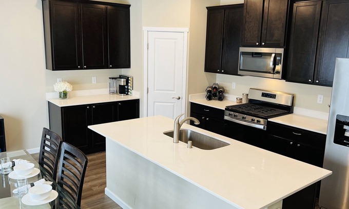 West Hills House | Gorgeous 5-bedroom, 2 1/2 -bath for your extended stay in Bremerton WA!