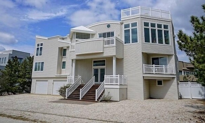 Loveladies House | Gorgeous 6 Bedroom Oceanside Loveladies Home!!!!