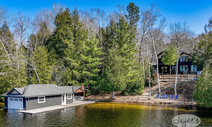Baysville Cottage | Gorgeous 6bed 6bath cottage and bunkie on Lake of Bays! NW Exposure!