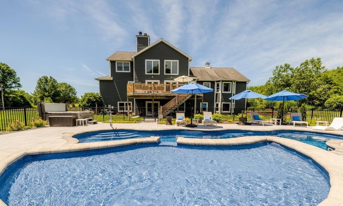 Baroda House | Gorgeous 6BR/4BA private home in Wine Country