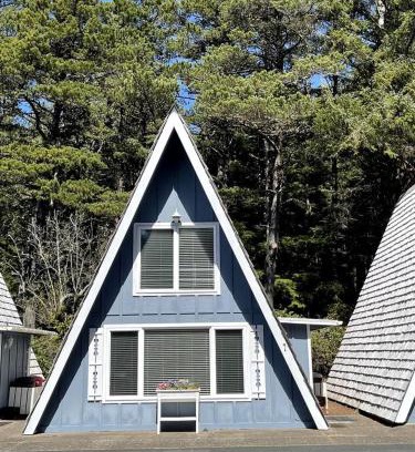 Otter Rock Ski Chalet | Gorgeous A-Frame by the Beach in Otter Rock, Oregon