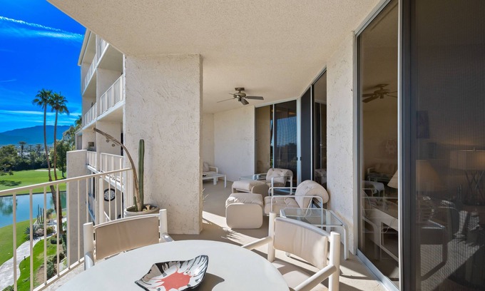 St. Elmo Improvement League Condo | Gorgeous all-original mid-century private golf course