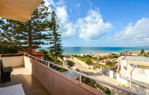 Cava dʼAliga Apartment | Gorgeous Apartment In Cava D'aliga