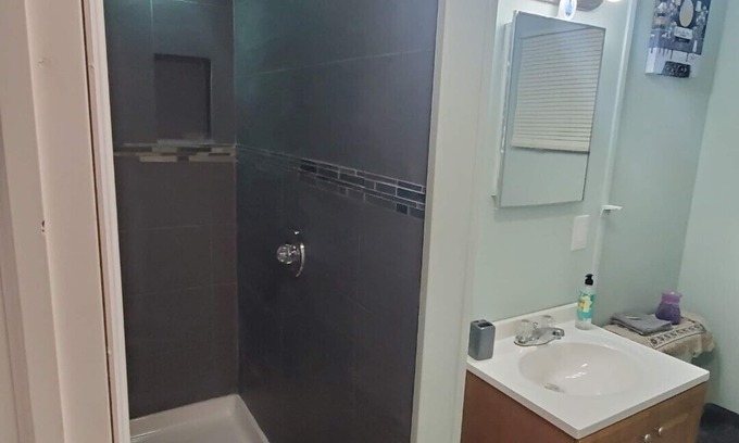 Floral Park Apartment | Gorgeous Apartment Near UBS Arena!