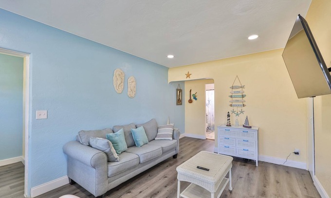 Gulfport Apartment | Gorgeous Beach Condo