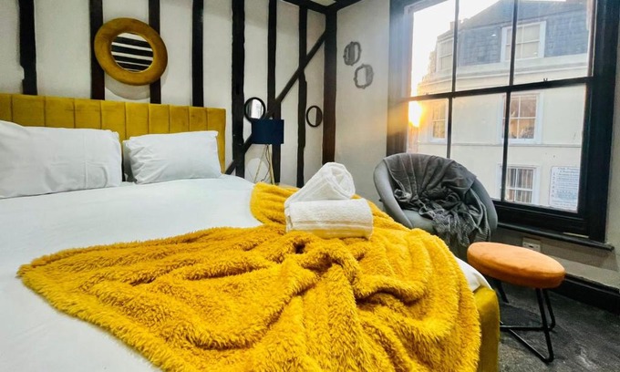 Old Town Hastings Apartment | Gorgeous Central Hastings Old Town