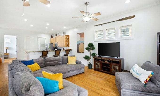 Crescent Beach House | Gorgeous coastal home, Washer dryer, Wifi and close to beach access
