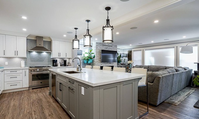 Abbotsford House | Gorgeous Coastal Inspired Retreat in Fairfield!