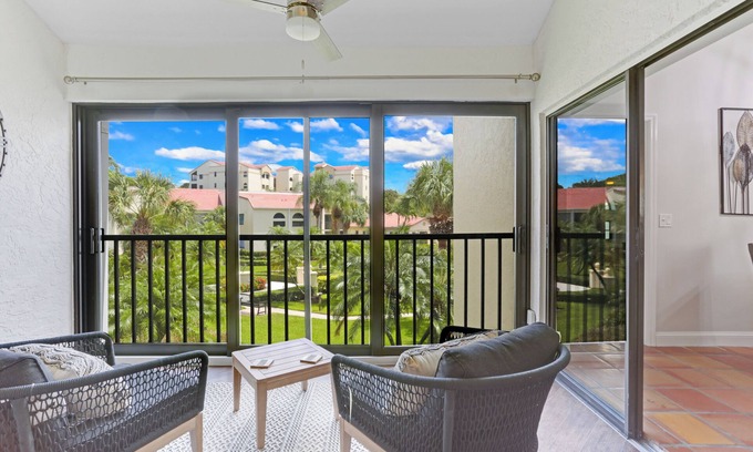 Pelican Bay Condo | Gorgeous Condo in Pelican Bay