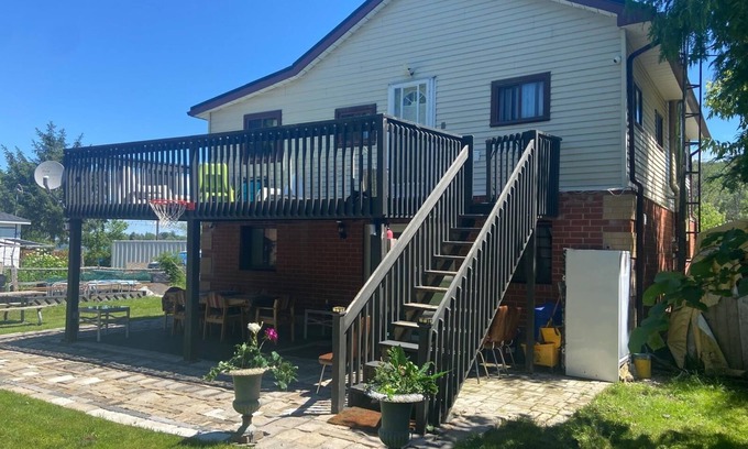 Roseneath House | Gorgeous Cozy 5 Bedroom Cottage at Rice Lake!