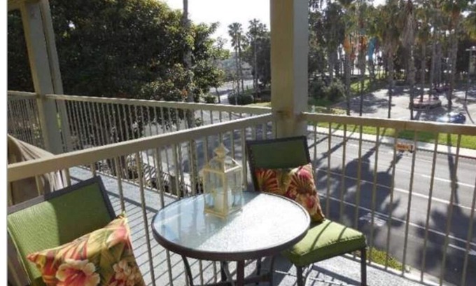 Port Hueneme Condo | Gorgeous Decorator Beach Condo - one facility entrance on the Beach